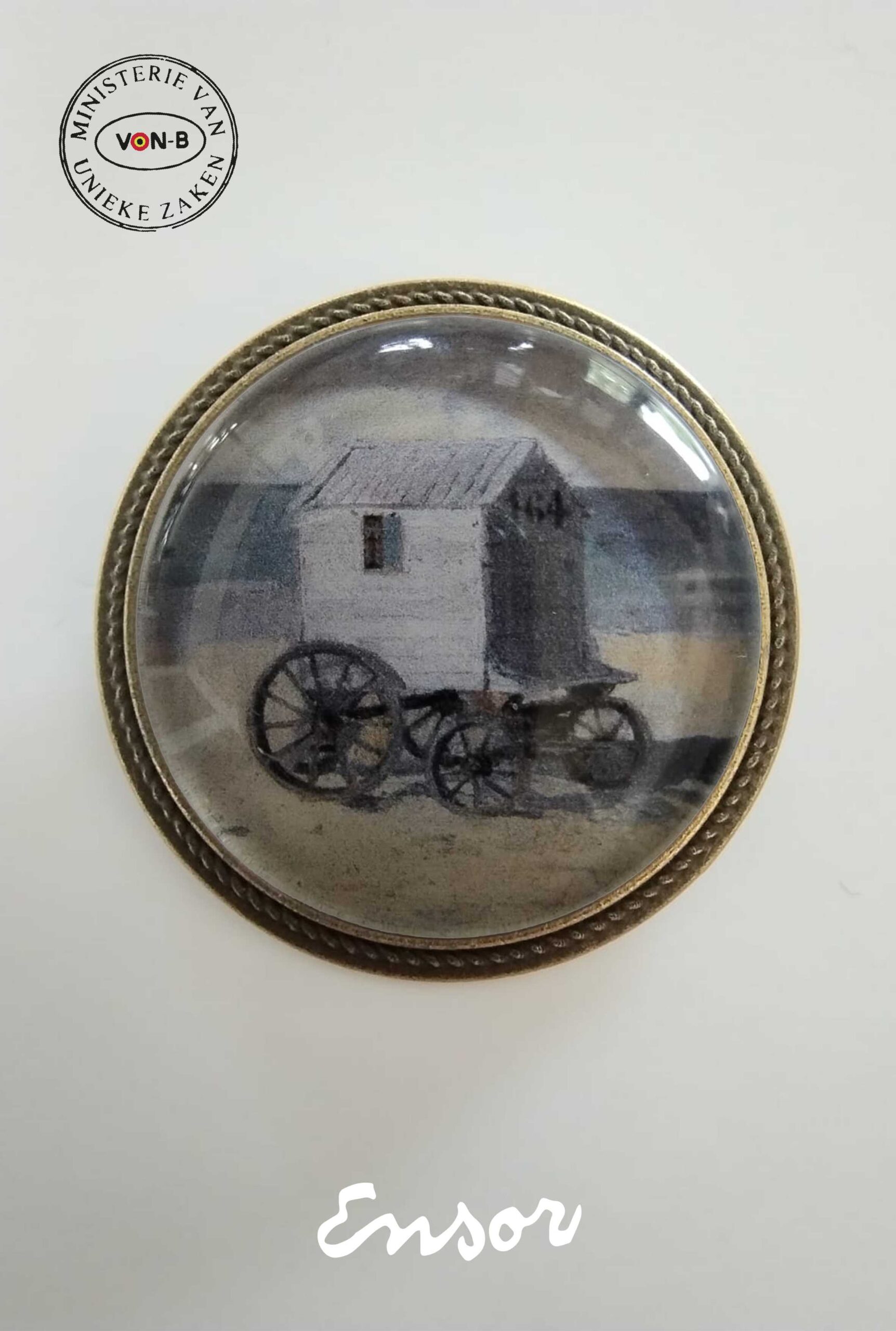 Broche – James Ensor – Badkoets op het strand